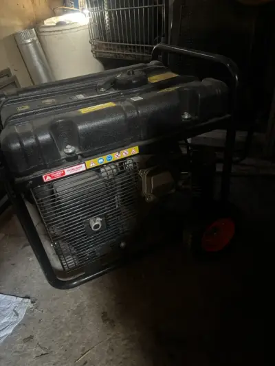 Generador a gasolina Bauker GG2800 - miniatura 3