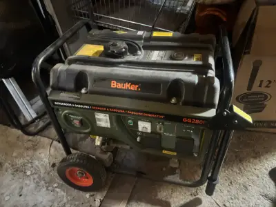 Generador a gasolina Bauker GG2800 - miniatura 4