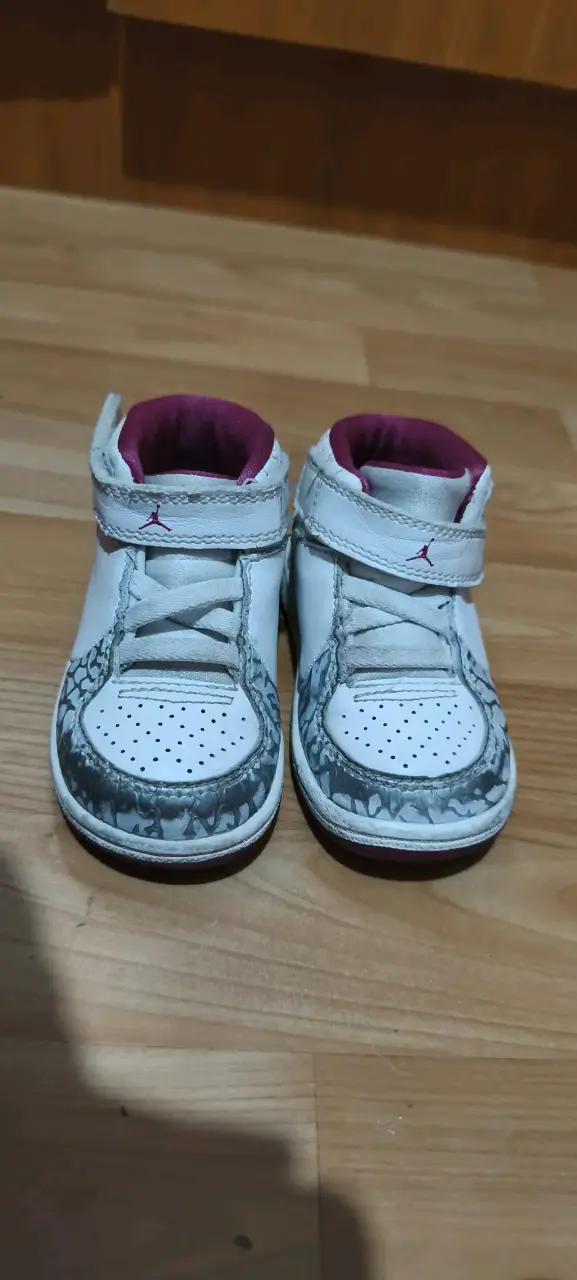 Zapatillas infantiles blancas y rosas - 2