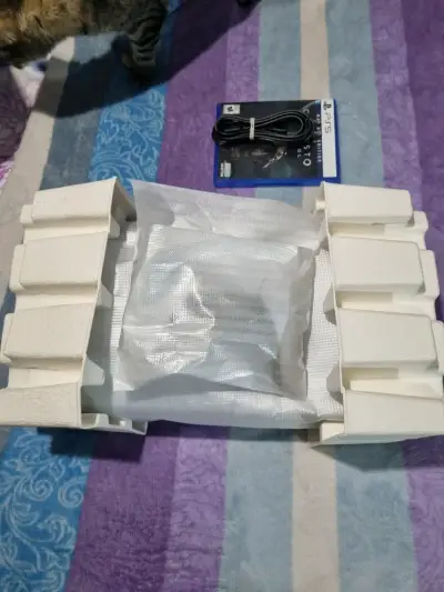 Consola PlayStation casi 5 nueva - miniatura 3