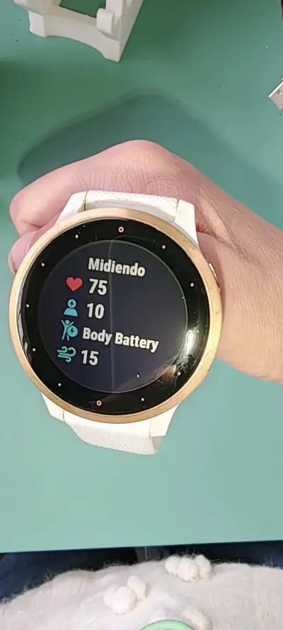Smartwatch Garmin VÍVOACTIVE 4S blanco - miniatura 5