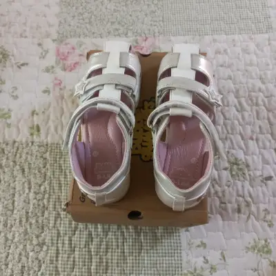 Sandalias blancas para niñas N°32 - miniatura 1