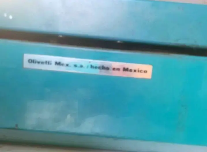 Máquina de escribir azul vintage - 2