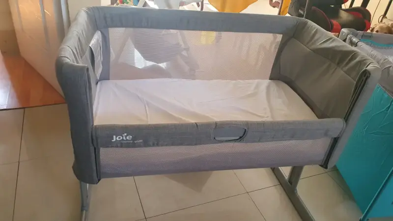 Cuna colecho mecedora Joie gris - 3