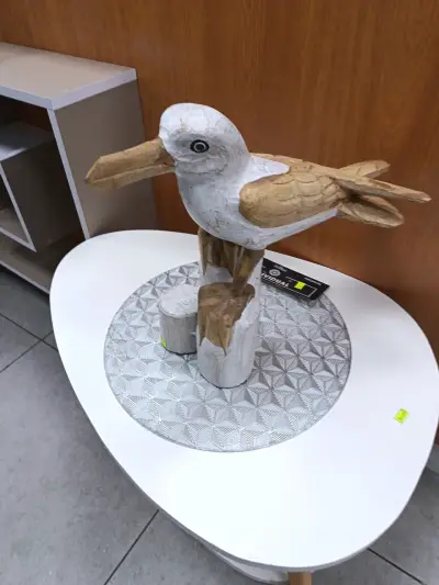 Figura decorativa de pelícano en madera - miniatura 2