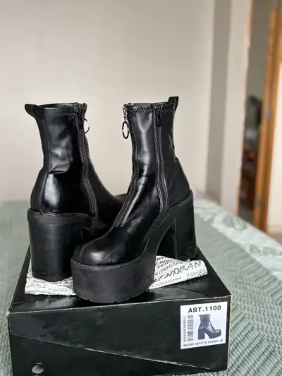 Botines C/Moran  negros con plataforma - miniatura 1