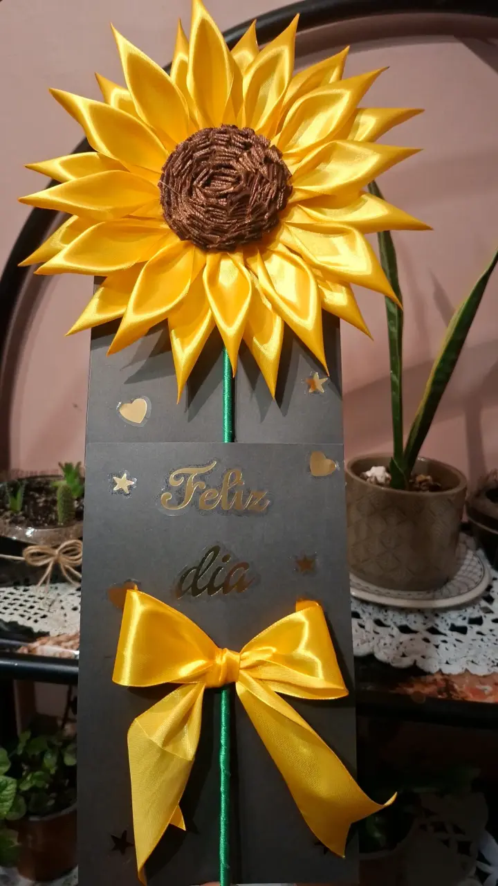 Tarjeta con girasol decorativo