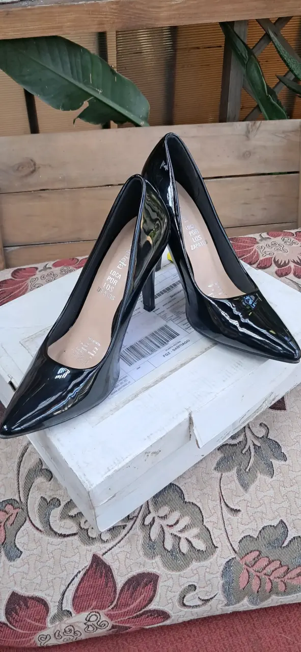 Zapatos de tacón negro brillantes - 2