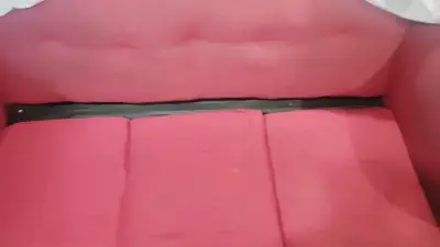 Sofá rojo tres cuerpos usado - miniatura 2