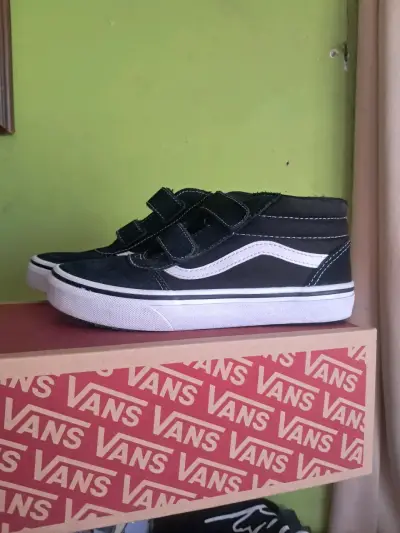 Zapatillas negras Vans con velcro - miniatura 1