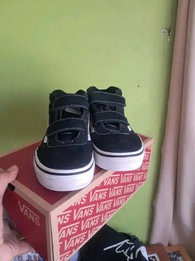 Zapatillas negras Vans con velcro - miniatura 2