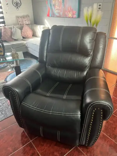 Sillón reclinable negro - miniatura 4