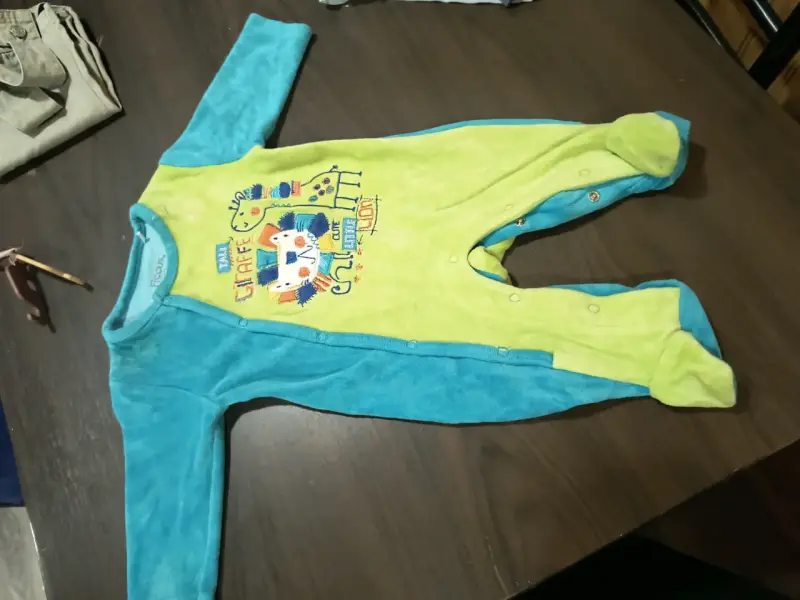 Mono para bebé verde y azul - 1