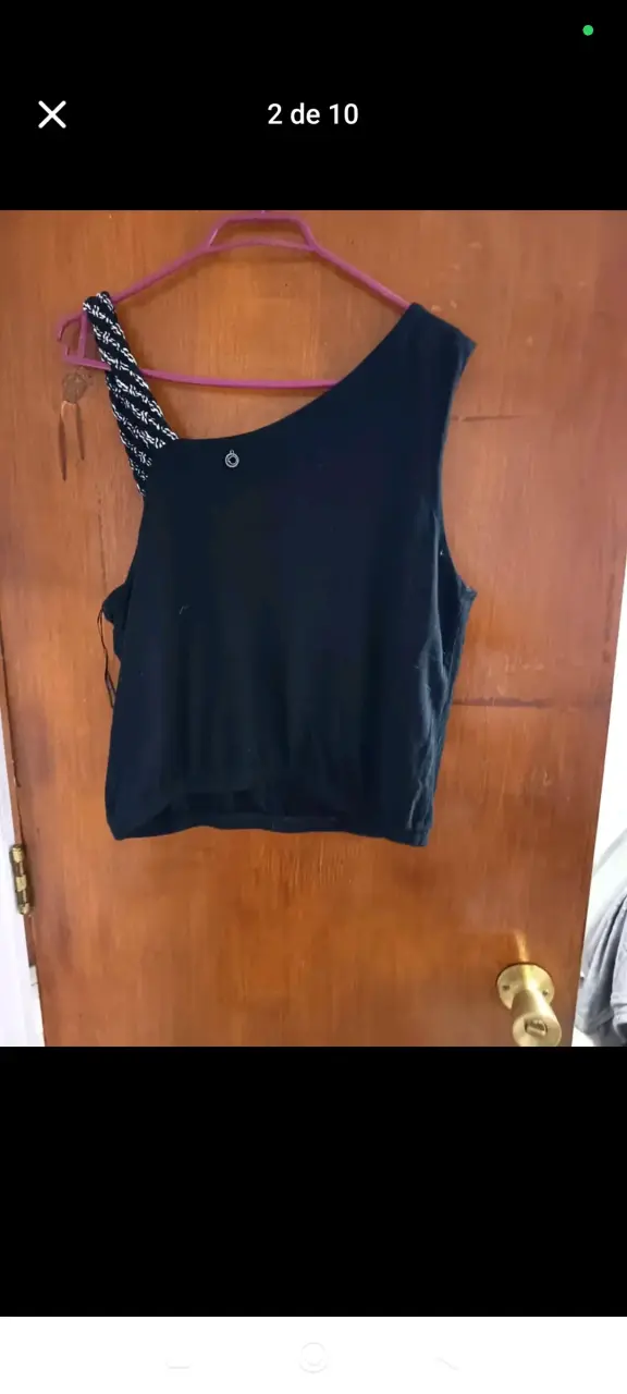 Polera negra de un solo hombro - 2