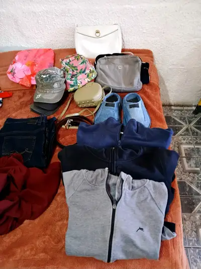 LOTE DE ROPA PARA FERIA - miniatura 1