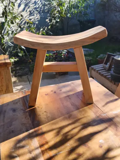 Banco de madera artesanal - miniatura 1