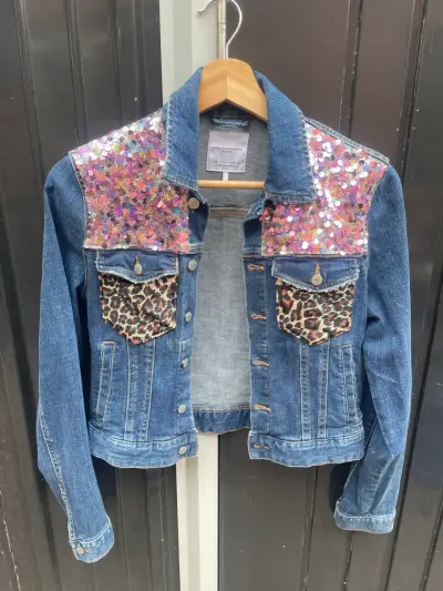 Chaqueta de mezclilla Zara customizada - miniatura 1