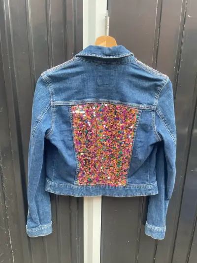 Chaqueta de mezclilla Zara customizada - miniatura 2