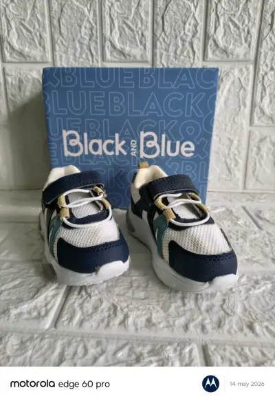 Zapatillas Black and Blue blancas - miniatura 1