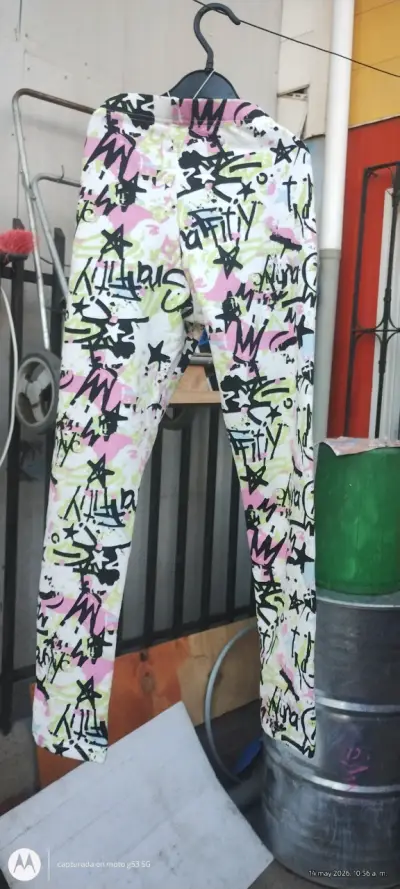 Pantalones estampados grafiti - miniatura 2