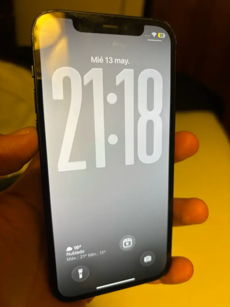iPhone 12 de 128GB - 1