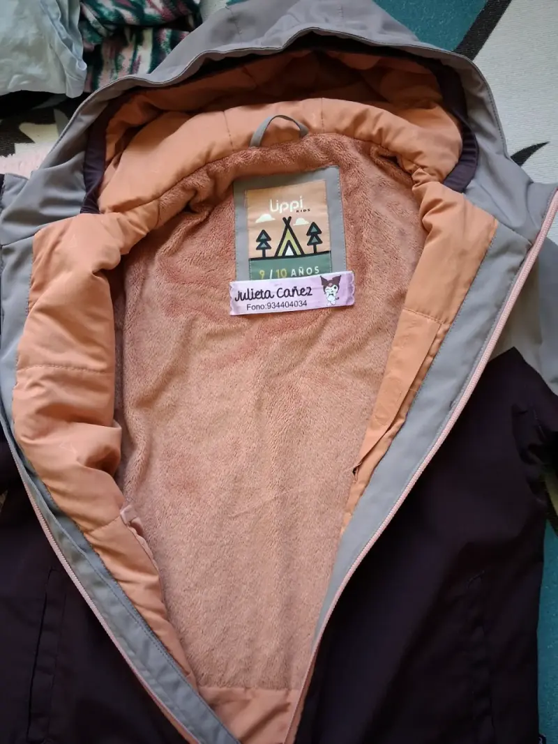 Chaqueta impermeable bicolor con capucha - 2