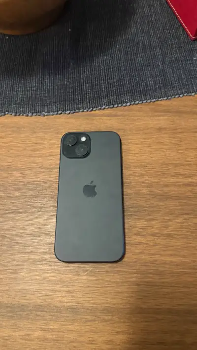 iPhone 15 en buen estado, 87% batería - miniatura 4