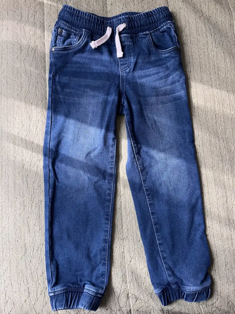 Pantalones azules para niños