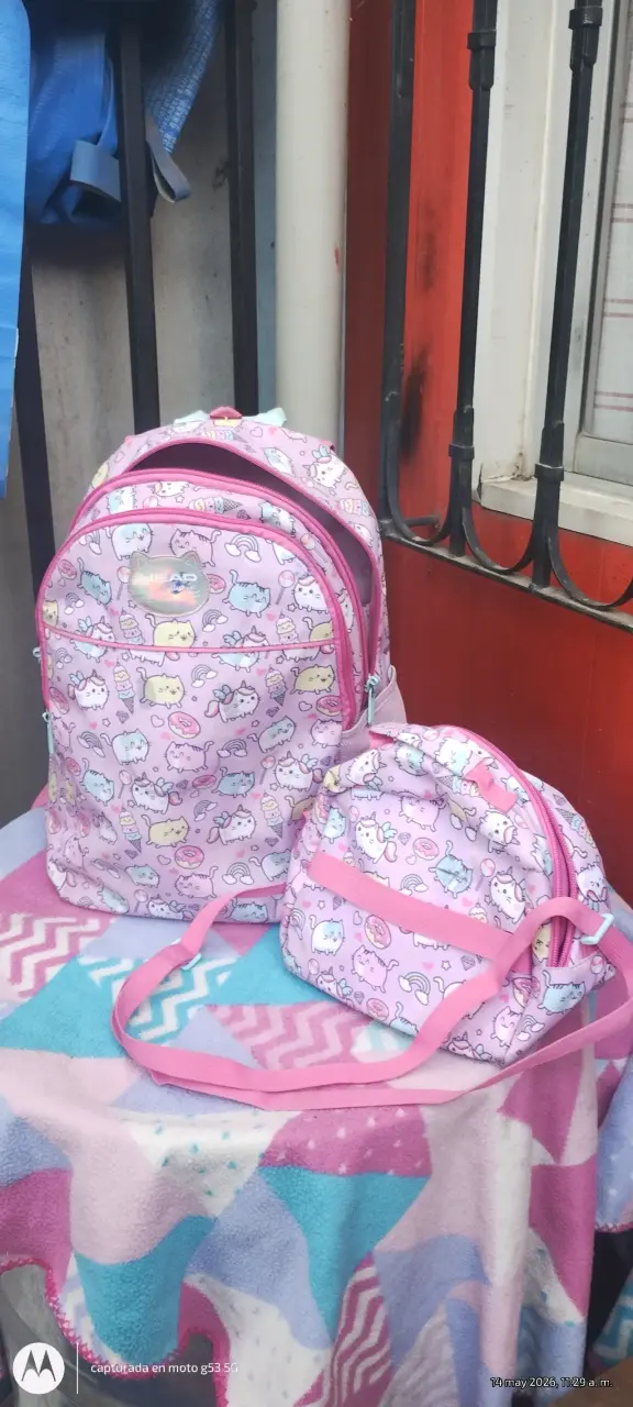 Set mochila y cartera rosa gatos