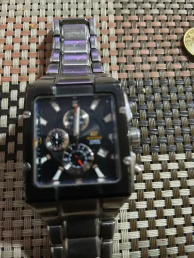 Reloj cronógrafo metálico - miniatura 2
