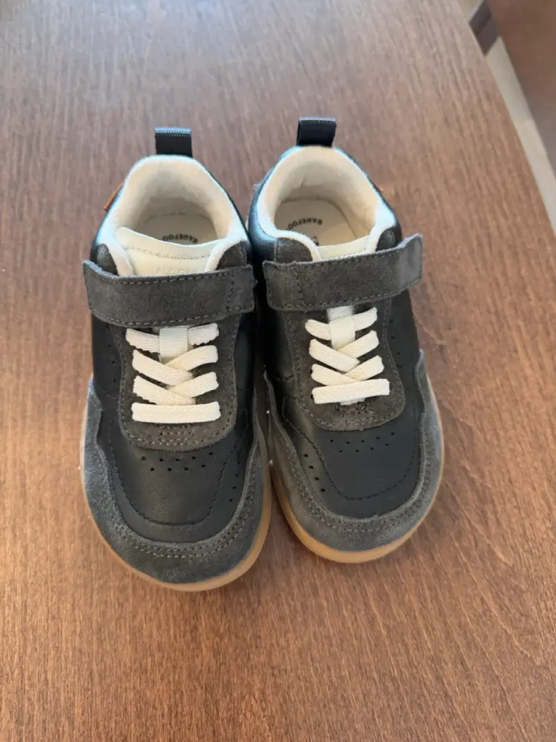 Zapatillas negras para niño - Zara talla 26 - 1