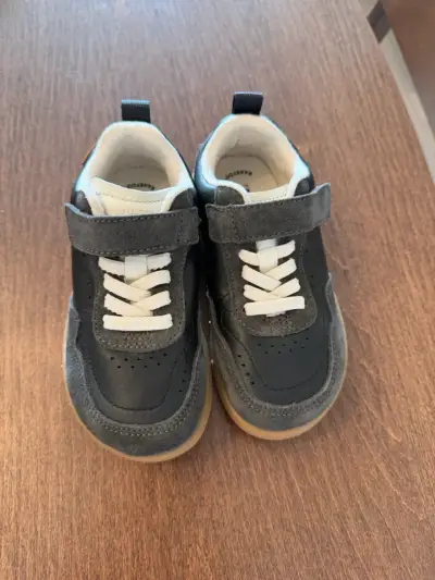 Zapatillas negras para niño - Zara talla 26 - miniatura 1