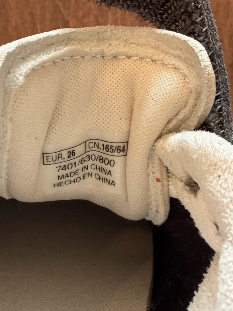 Zapatillas negras para niño - Zara talla 26 - 2