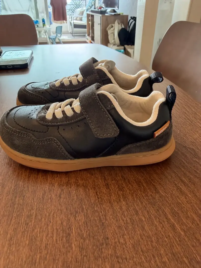 Zapatillas negras para niño - Zara talla 26 - 4
