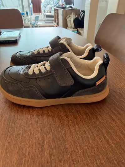 Zapatillas negras para niño - Zara talla 26 - miniatura 4