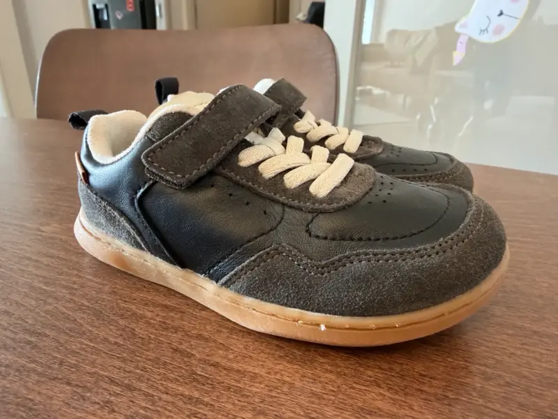 Zapatillas negras para niño - Zara talla 26 - 5