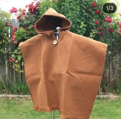 Poncho azul  y caf con capucha - miniatura 2
