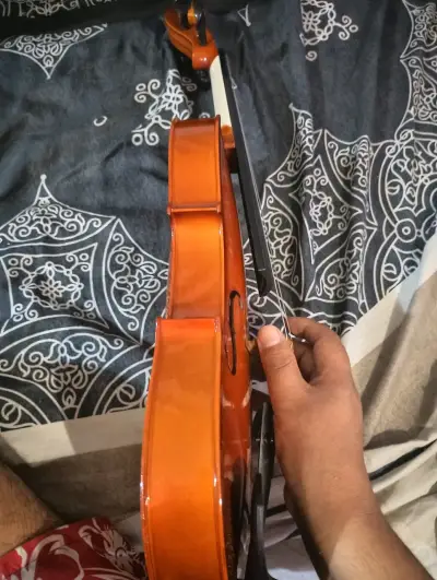 Violín con estuche rígido - miniatura 3