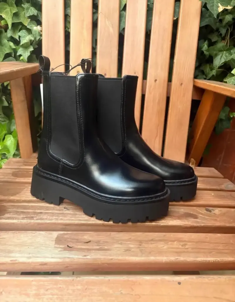 Botines negros de cuero