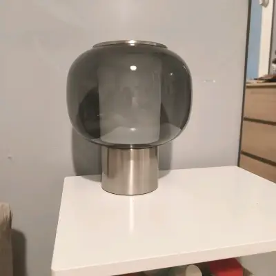 Lámpara de mesa moderna ikea - miniatura 1