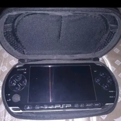 Consola Sony PSP con lector y juegos incluidos - miniatura 4