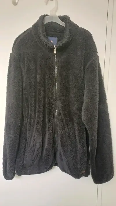 Chaqueta de polar negra con cierre - miniatura 1