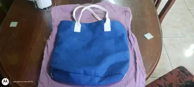 Bolso tote azul con bolsillo - miniatura 2