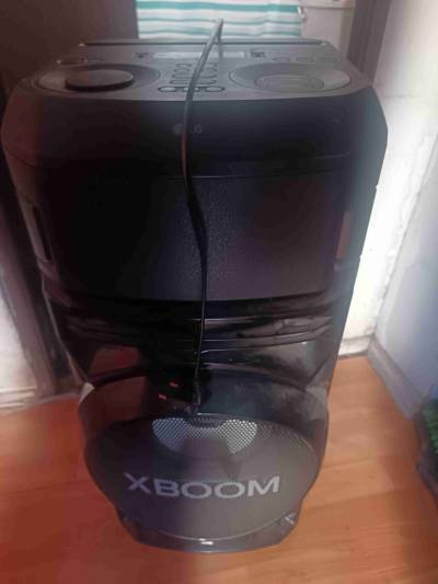 Parlante LG XBOOM con cable - miniatura 1