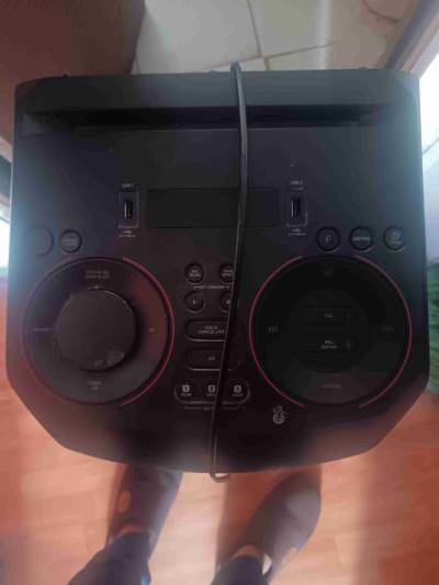 Parlante LG XBOOM con cable - miniatura 2