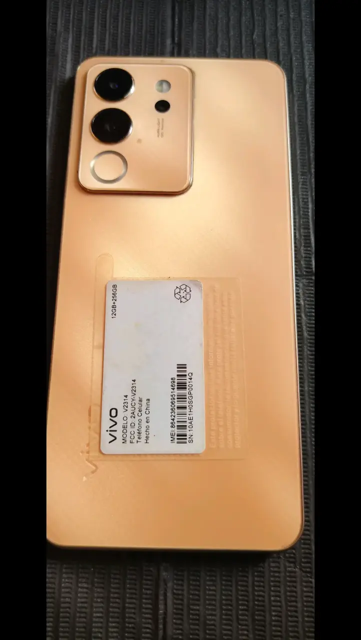Smartphone Vivo V2314 dorado - 1