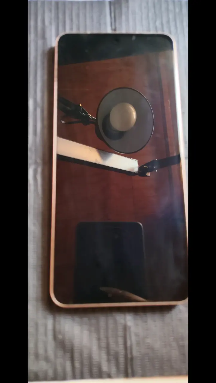 Smartphone Vivo V2314 dorado - 4