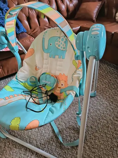 Silla mecedora para bebé - miniatura 2
