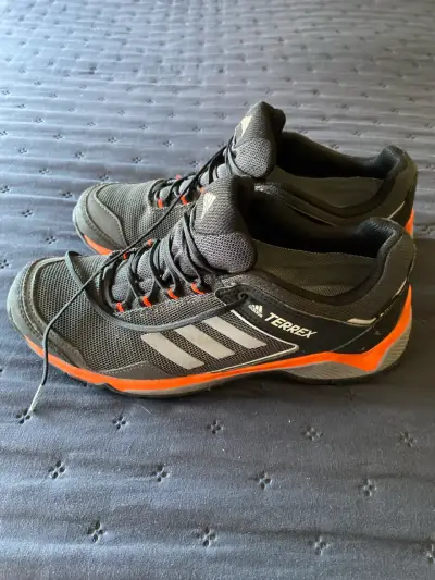 Zapatillas deportivas negras Adidas - miniatura 2