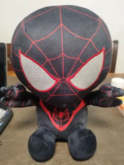 Peluche Spider-Man Miles Morales. - miniatura 1